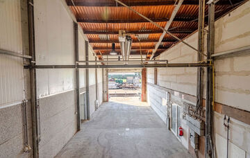 Bedrijfsgebouw te huur in Bree