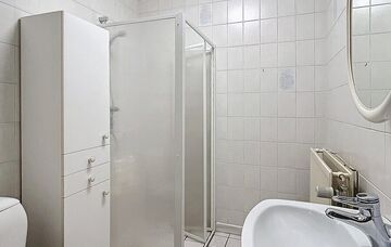 Deze Gezellige en knusse gelijkvloerse woning met 1 slaapkamer en een kleine tuin gelegen net buiten het centrum van Meeuwen, is ideaal voor een alleenstaande of een koppel.

De woning is gelegen in een rustige woonstraat net buiten het centrum van Meeuwe