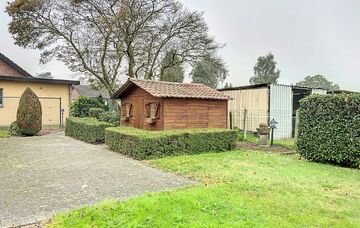 Deze Gezellige en knusse gelijkvloerse woning met 1 slaapkamer en een kleine tuin gelegen net buiten het centrum van Meeuwen, is ideaal voor een alleenstaande of een koppel.

De woning is gelegen in een rustige woonstraat net buiten het centrum van Meeuwe