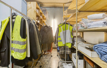 Charmante vrijstaande woning met handelspand in het hart van Kortenaken – voormalig “Kleding Arnauts”

Deze vrijstaande woning met handelspand bevindt zich op een unieke locatie in het centrum van Kortenaken, vlak naast de Sint-Amor kerk en de rivie